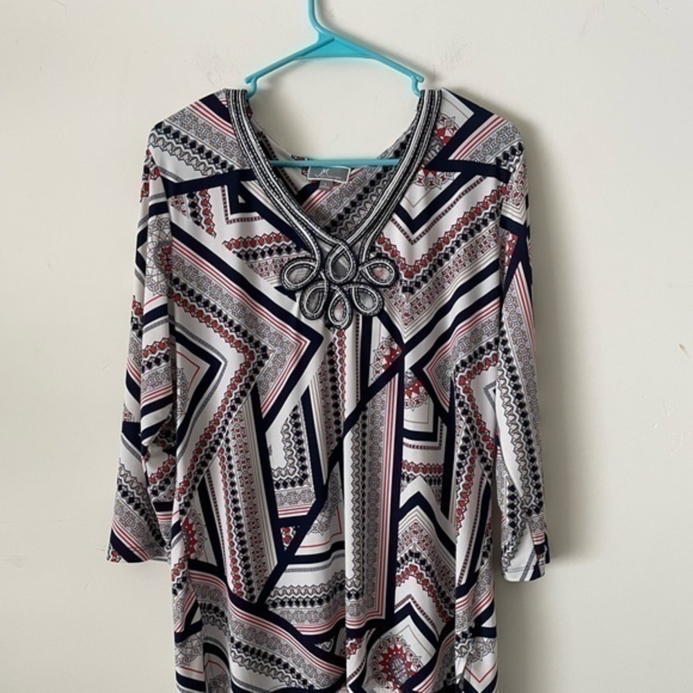 JM collection blouse. White with interesting pattern. Size L